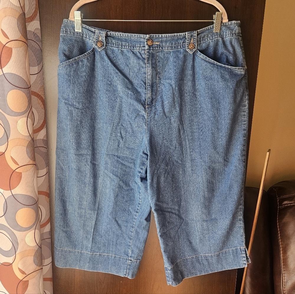 White Stag Women's Capri Jeans Size 16